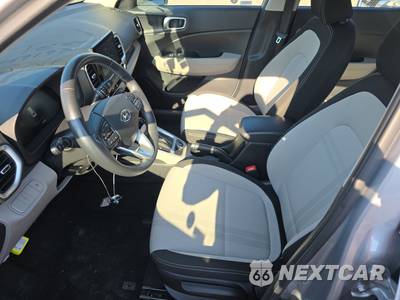 2025 Hyundai Venue SEL - zdjęcie 7 z 49 - miniatura
