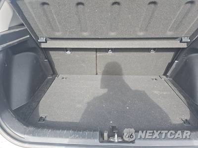 2025 Hyundai Venue SEL - zdjęcie 16 z 30 - miniatura