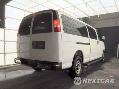 2025 Chevrolet Express 3500 Passenger Van LT 1LT 155.1" WB - zdjęcie 4 z 28 - miniatura