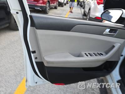 2015 Hyundai Sonata SE - zdjęcie 9 z 29 - miniatura