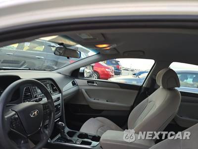 2015 Hyundai Sonata SE - zdjęcie 17 z 29 - miniatura