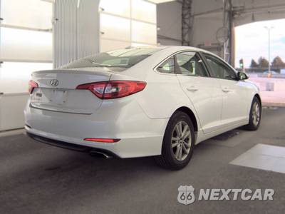 2015 Hyundai Sonata SE - zdjęcie 4 z 29 - miniatura