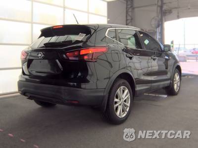 2017 Nissan Rogue Sport S - zdjęcie 4 z 38 - miniatura