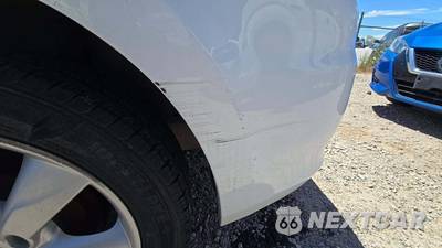 2012 Nissan Versa 1.8 SL Hatchback - zdjęcie 23 z 29 - miniatura