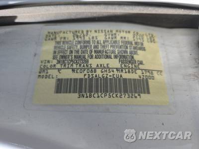2012 Nissan Versa 1.8 SL Hatchback - zdjęcie 14 z 29 - miniatura