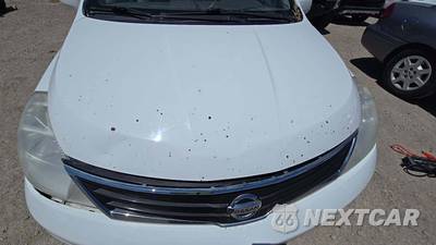 2012 Nissan Versa 1.8 SL Hatchback - zdjęcie 24 z 29 - miniatura