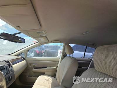 2012 Nissan Versa 1.8 SL Hatchback - zdjęcie 17 z 29 - miniatura