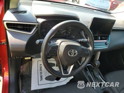2025 Toyota Corolla Cross LE - zdjęcie 10 z 26 - miniatura