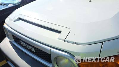 2011 Toyota FJ Cruiser w/Rear Doors - zdjęcie 26 z 29 - miniatura