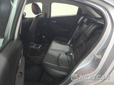 2020 Toyota Yaris Hatchback XLE - zdjęcie 13 z 25 - miniatura