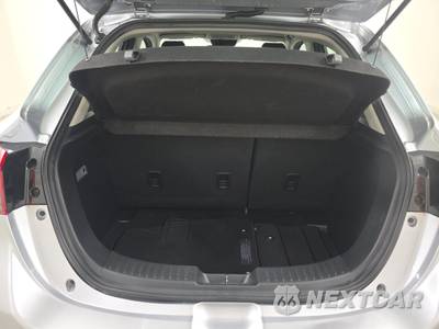 2020 Toyota Yaris Hatchback XLE - zdjęcie 16 z 25 - miniatura