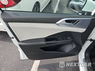2025 Volkswagen Taos SE - zdjęcie 9 z 26 - miniatura
