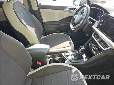 2025 Volkswagen Taos SE - zdjęcie 8 z 30 - miniatura