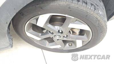 2025 Hyundai Venue SEL - zdjęcie 30 z 31 - miniatura