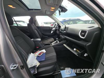 2025 Hyundai Venue SEL - zdjęcie 8 z 31 - miniatura