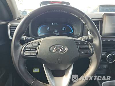 2025 Hyundai Venue SEL - zdjęcie 10 z 33 - miniatura