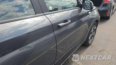 2025 Hyundai Venue SEL - zdjęcie 27 z 32 - miniatura