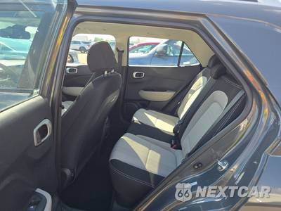 2025 Hyundai Venue SEL - zdjęcie 13 z 32 - miniatura