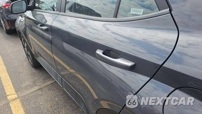 2025 Hyundai Venue SEL - zdjęcie 20 z 32 - miniatura