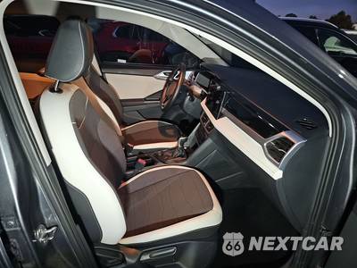 2025 Volkswagen Taos SE - zdjęcie 8 z 30 - miniatura