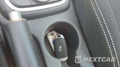 2025 Hyundai Venue SEL - zdjęcie 18 z 29 - miniatura