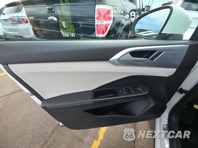 2025 Volkswagen Taos SE - zdjęcie 9 z 27 - miniatura