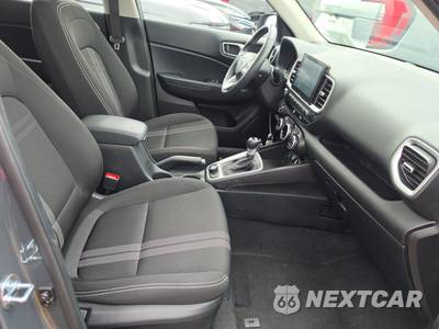 2025 Hyundai Venue SEL - zdjęcie 8 z 27 - miniatura