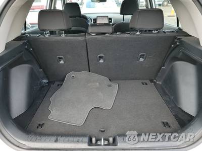 2025 Hyundai Venue SEL - zdjęcie 16 z 25 - miniatura
