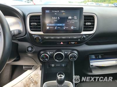 2025 Hyundai Venue SEL - zdjęcie 11 z 25 - miniatura