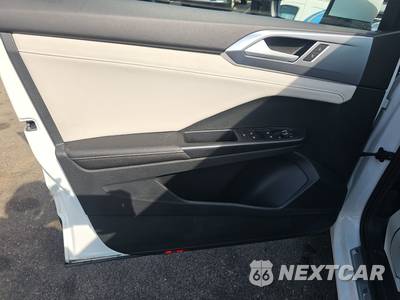 2025 Volkswagen Taos SE - zdjęcie 9 z 31 - miniatura
