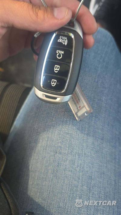 2025 Hyundai Venue SEL - zdjęcie 20 z 27 - miniatura