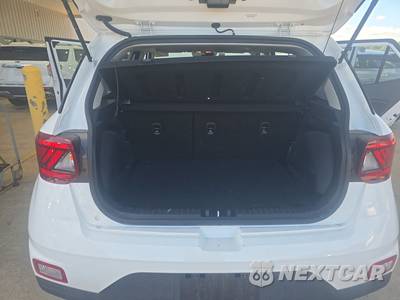 2025 Hyundai Venue SEL - zdjęcie 16 z 27 - miniatura