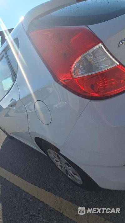 2016 Hyundai Accent SE Hatchback - zdjęcie 37 z 38 - miniatura