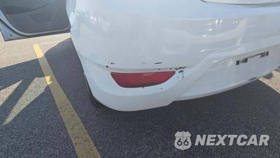 2016 Hyundai Accent SE Hatchback - zdjęcie 35 z 38 - miniatura