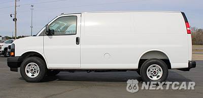 2025 GMC Savana 2500 Cargo Van 1WT 135.0" WB - zdjęcie 6 z 45 - miniatura