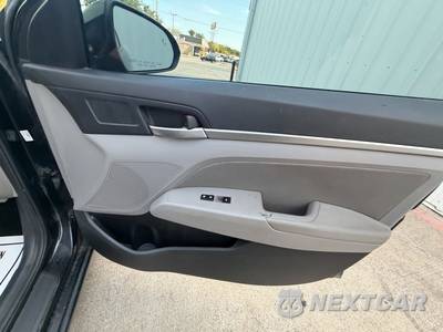 2020 Hyundai Elantra SEL Sedan - zdjęcie 36 z 47 - miniatura