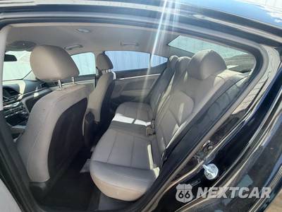 2020 Hyundai Elantra SEL Sedan - zdjęcie 39 z 47 - miniatura