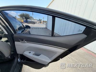 2020 Hyundai Elantra SEL Sedan - zdjęcie 38 z 47 - miniatura