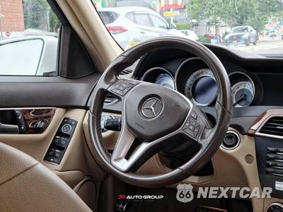 2012 Mercedes-Benz C 300 4MATIC Sedan - zdjęcie 26 z 46 - miniatura