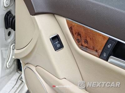 2012 Mercedes-Benz C 300 4MATIC Sedan - zdjęcie 35 z 46 - miniatura