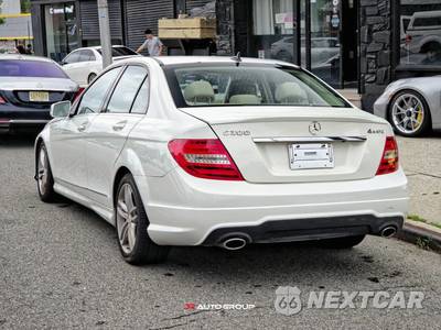 2012 Mercedes-Benz C 300 4MATIC Sedan - zdjęcie 9 z 46 - miniatura