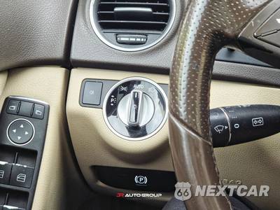 2012 Mercedes-Benz C 300 4MATIC Sedan - zdjęcie 30 z 46 - miniatura