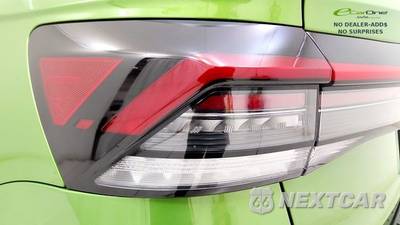 2025 Volkswagen Taos SE Black - zdjęcie 27 z 50 - miniatura