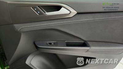 2025 Volkswagen Taos SE Black - zdjęcie 40 z 50 - miniatura