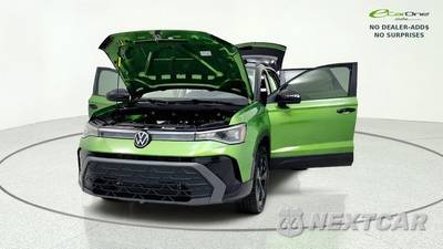 2025 Volkswagen Taos SE Black - zdjęcie 13 z 50 - miniatura
