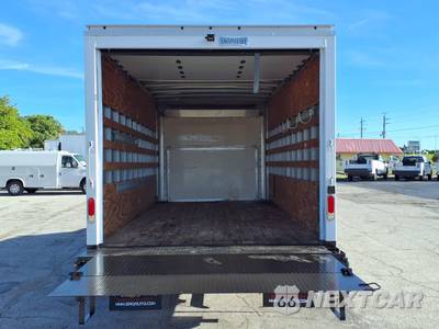 2019 Chevrolet Express 3500 Cutaway 1WT DRW - zdjęcie 18 z 28 - miniatura