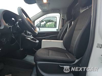 2017 Mercedes-Benz Metris Cargo Van 126.0" WB - zdjęcie 7 z 52 - miniatura