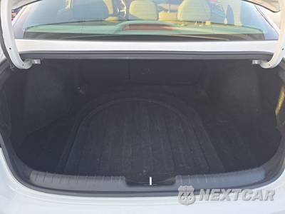 2025 Hyundai Elantra SEL Convenience - zdjęcie 16 z 27 - miniatura