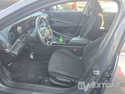 2025 Hyundai Elantra SEL Convenience - zdjęcie 7 z 23 - miniatura