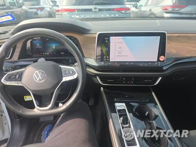 2025 Volkswagen Atlas 2.0T SE w/Technology - zdjęcie 11 z 26 - miniatura